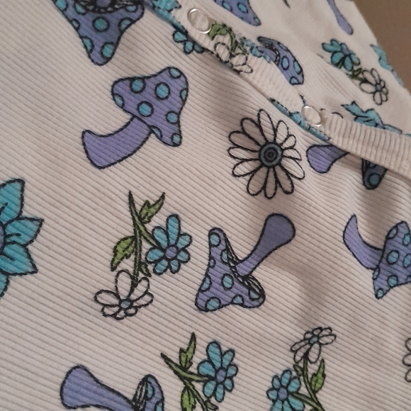 Rue21 Mushroom and Flower top - Picture 3 of 7